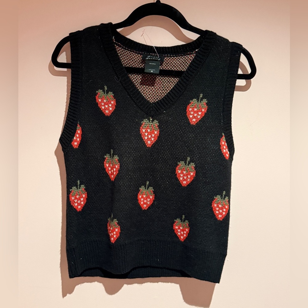 Sweet Society strawberry 🍓 vest